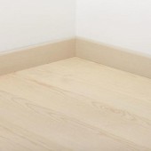 Плинтус шпонированный Tarkett ASH WHITE 80х20х2400 Плинтус шпонированный Tarkett ASH WHITE 80х20х2400