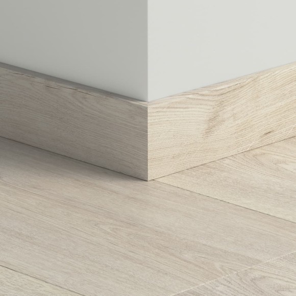 Плинтус ПВХ прямой для LVT Pergo PGVSK40095 Дуб деревенский светлый 2400х12х58