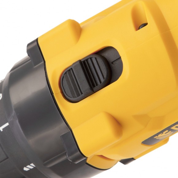 Дрель-шуруповерт аккумуляторная CDL-IB-18-02, Li-Ion, 18 В, 2 акк.// Denzel Дрель-шуруповерт аккумуляторная CDL-IB-18-02, Li-Ion, 18 В, 2 акк.// Denzel