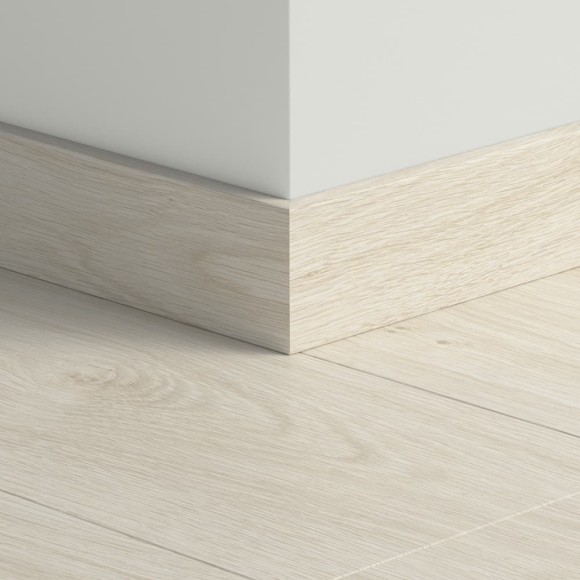 Плинтус ПВХ прямой для LVT Pergo PGVSK40020 Дуб Нордик белый 2400х12х58