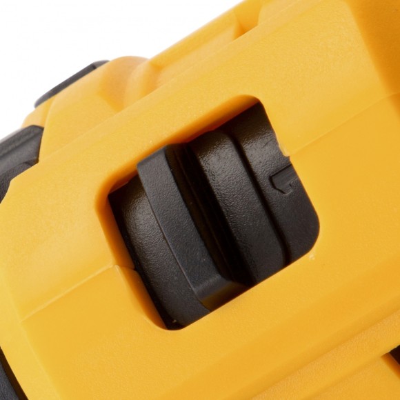 Дрель-шуруповерт аккумуляторная CDL-12-02, Li-Ion, 12 В, 1.5 А*ч, 2 аккумулятора Denzel Дрель-шуруповерт аккумуляторная CDL-12-02, Li-Ion, 12 В, 1.5 А*ч, 2 аккумулятора Denzel