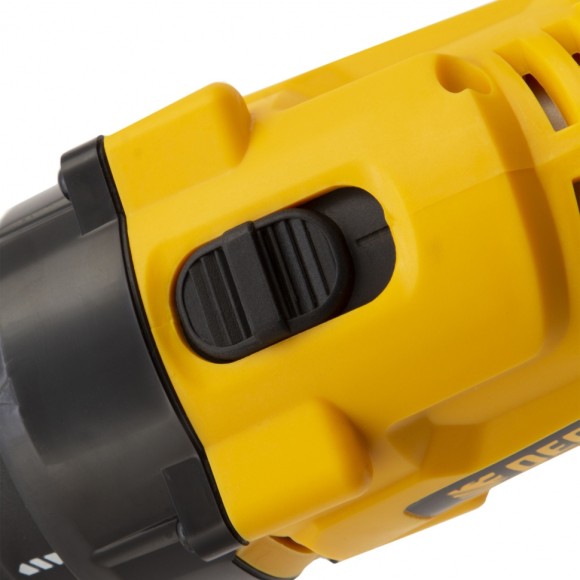 Дрель-шуруповерт аккумуляторная CDL-IB-14-02, Li-Ion, 14 В, 1.5 А*ч, 2 аккумулятора Denzel Дрель-шуруповерт аккумуляторная CDL-IB-14-02, Li-Ion, 14 В, 1.5 А*ч, 2 аккумулятора Denzel