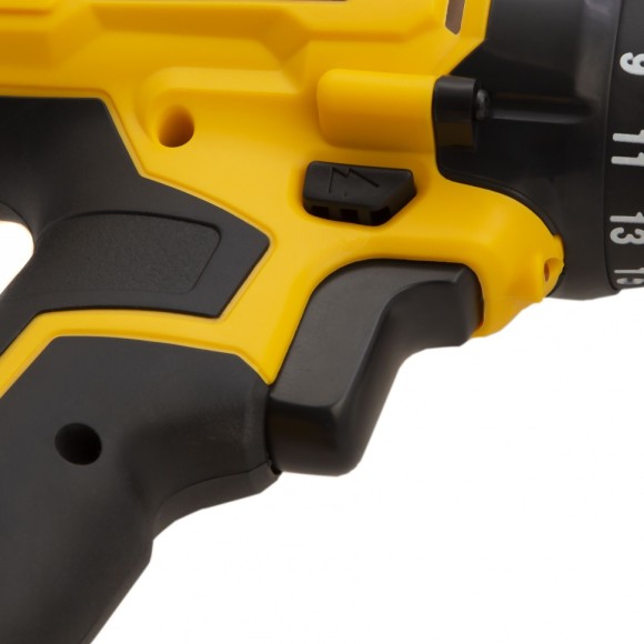 Дрель-шуруповерт аккумуляторная CDL-IB-14-02, Li-Ion, 14 В, 1.5 А*ч, 2 аккумулятора Denzel Дрель-шуруповерт аккумуляторная CDL-IB-14-02, Li-Ion, 14 В, 1.5 А*ч, 2 аккумулятора Denzel