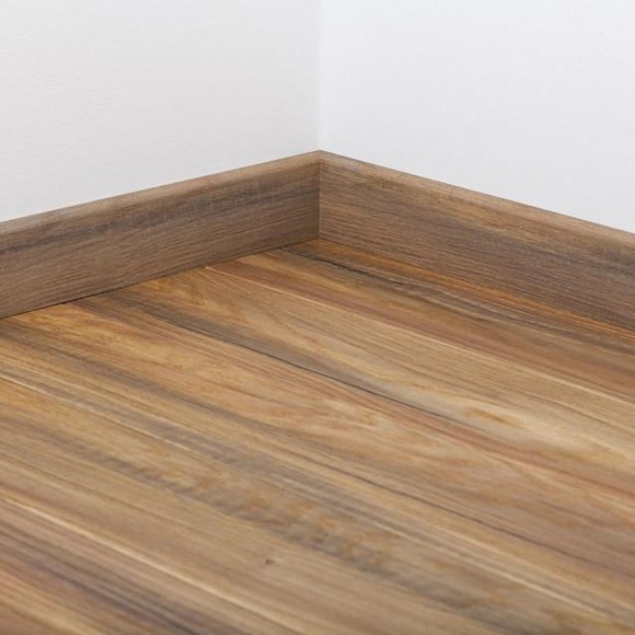 Плинтус шпонированный Tarkett ART OAK SCHWARZWALD 80х20х2400